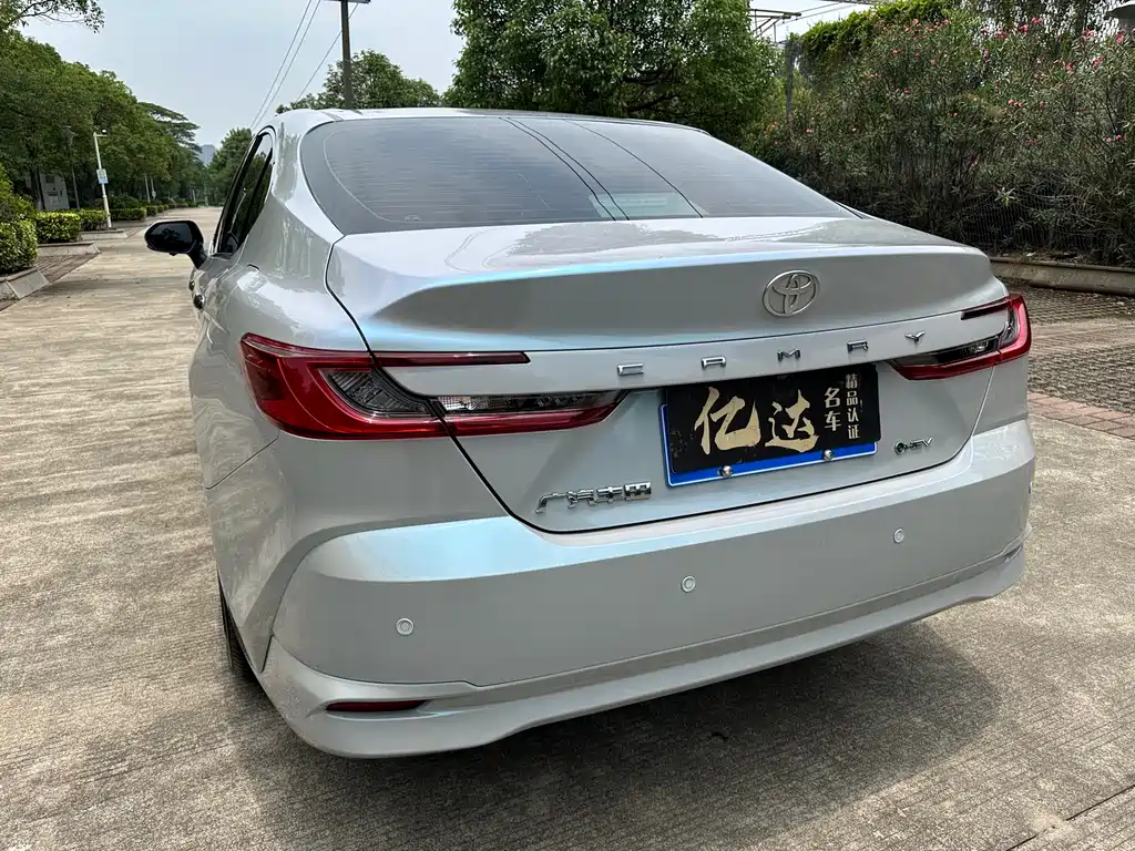 Toyota Camry 2024 — фото 14