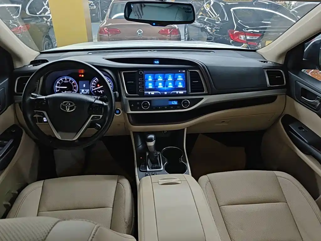 Toyota Highlander 2016 — фото 10