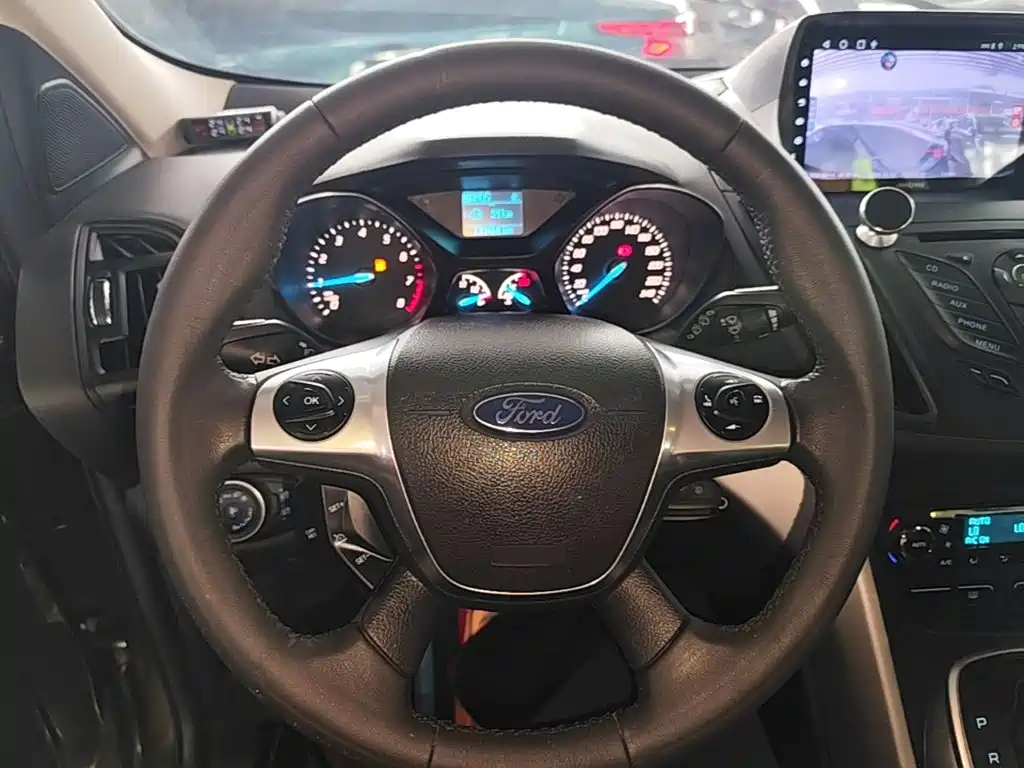 Ford Kuga 2015 — фото 11