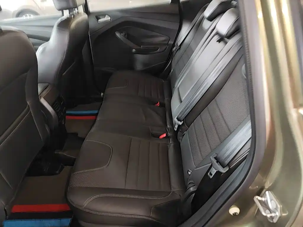 Ford Kuga 2015 — фото 17