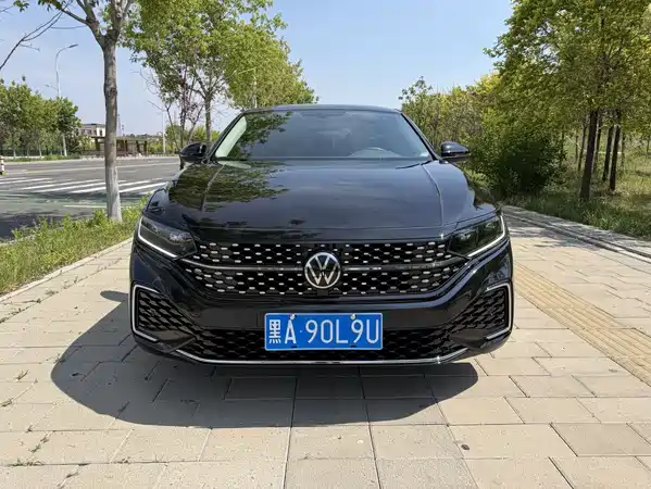Volkswagen Passat 2023