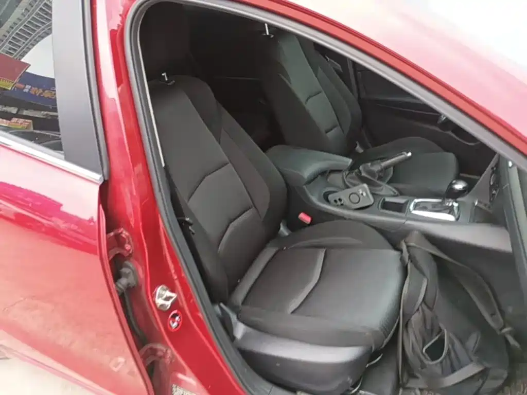 Mazda 3 Axela 2015 — фото 25
