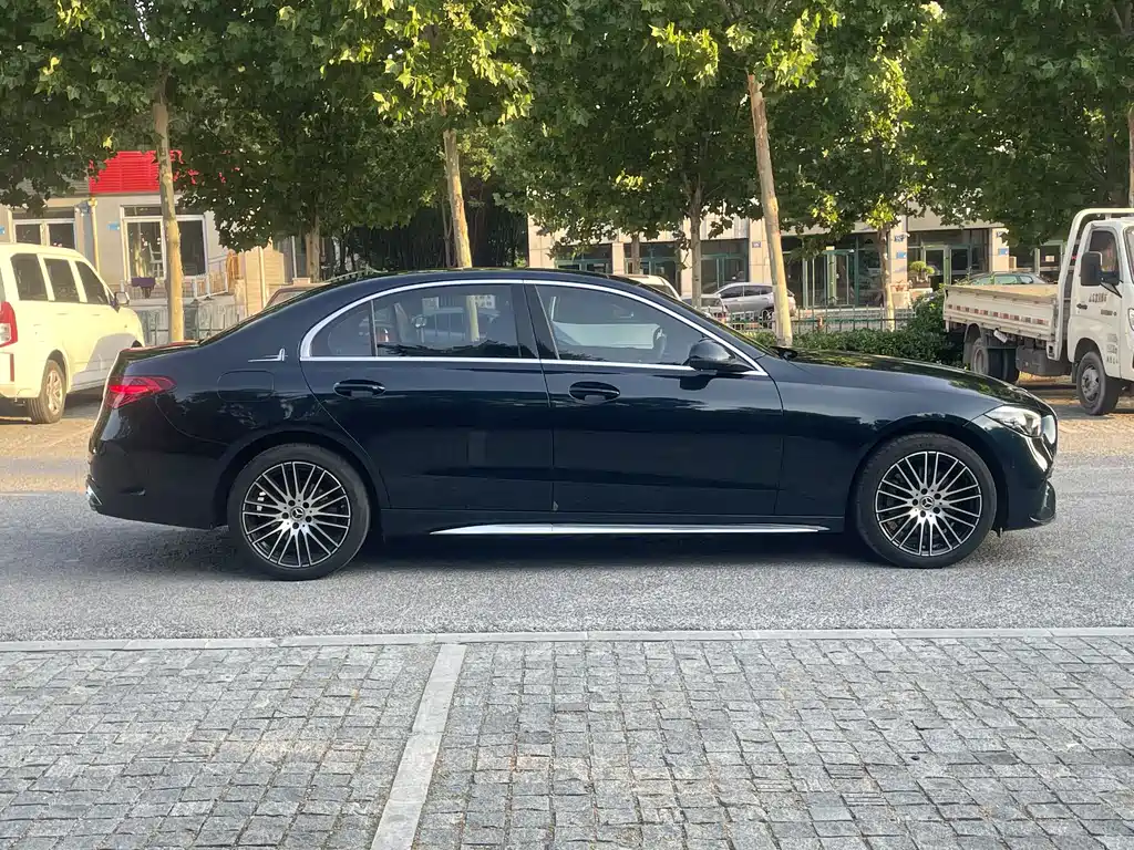 Mercedes-Benz C-Class 2024 — фото 15