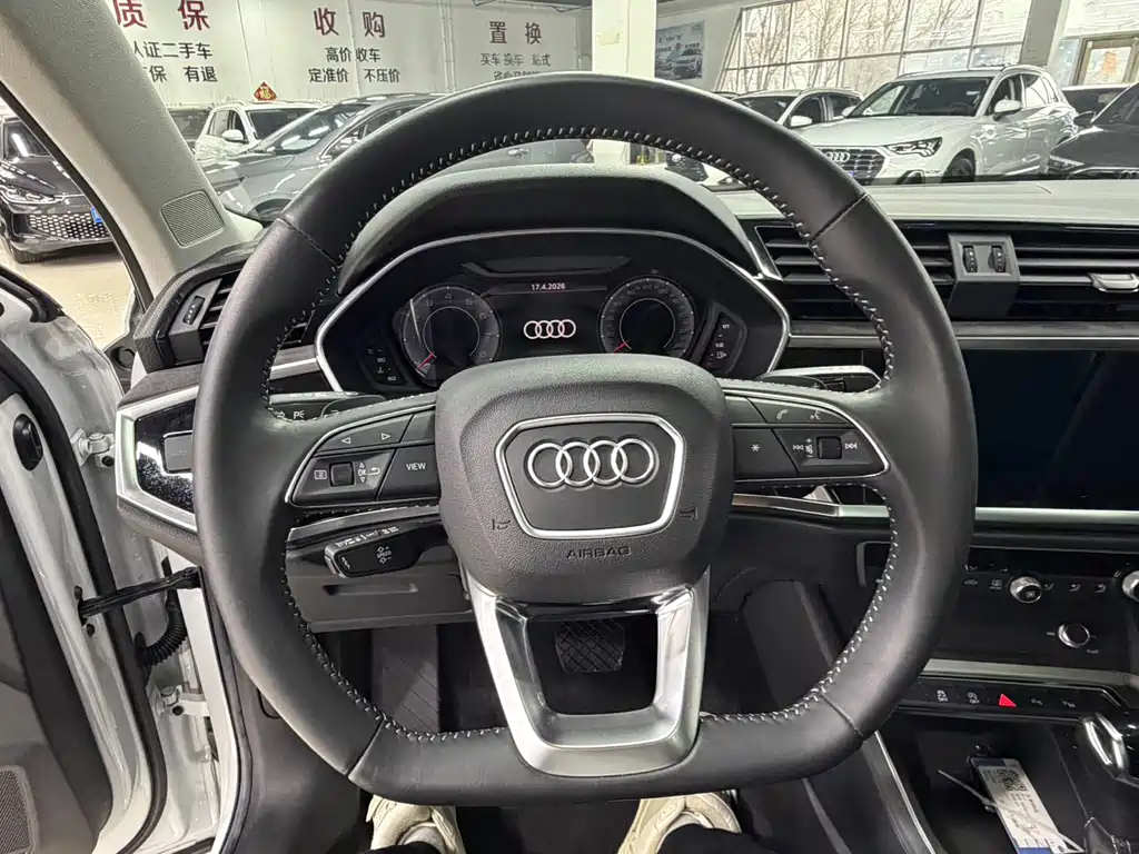 Audi Q3 2022 — фото 10