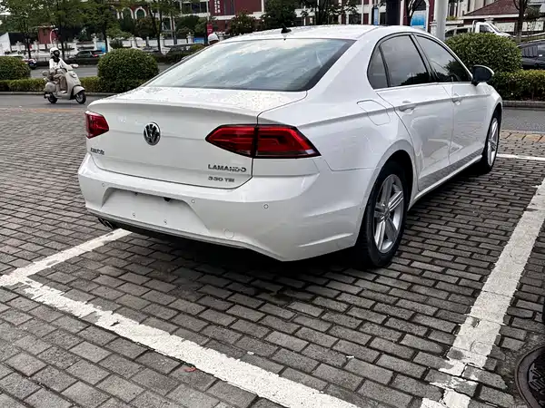 Volkswagen Lamando 2015