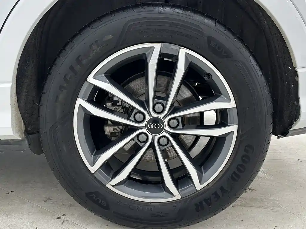Audi Q3 2023 — фото 17