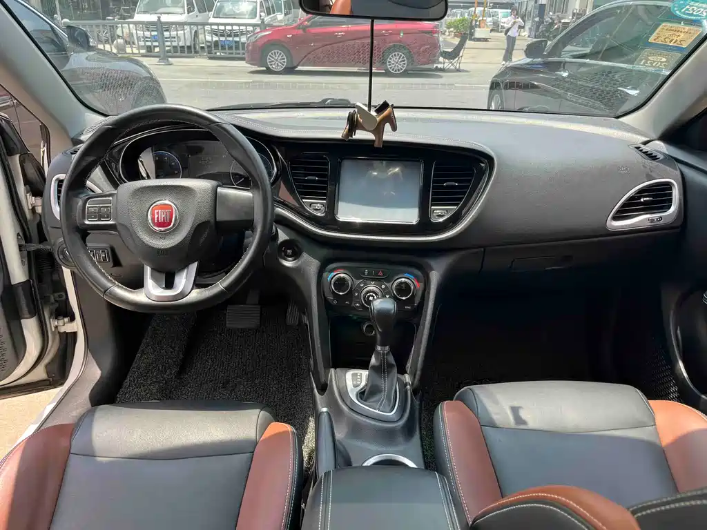Fiat Viaggio 2015 — фото 6