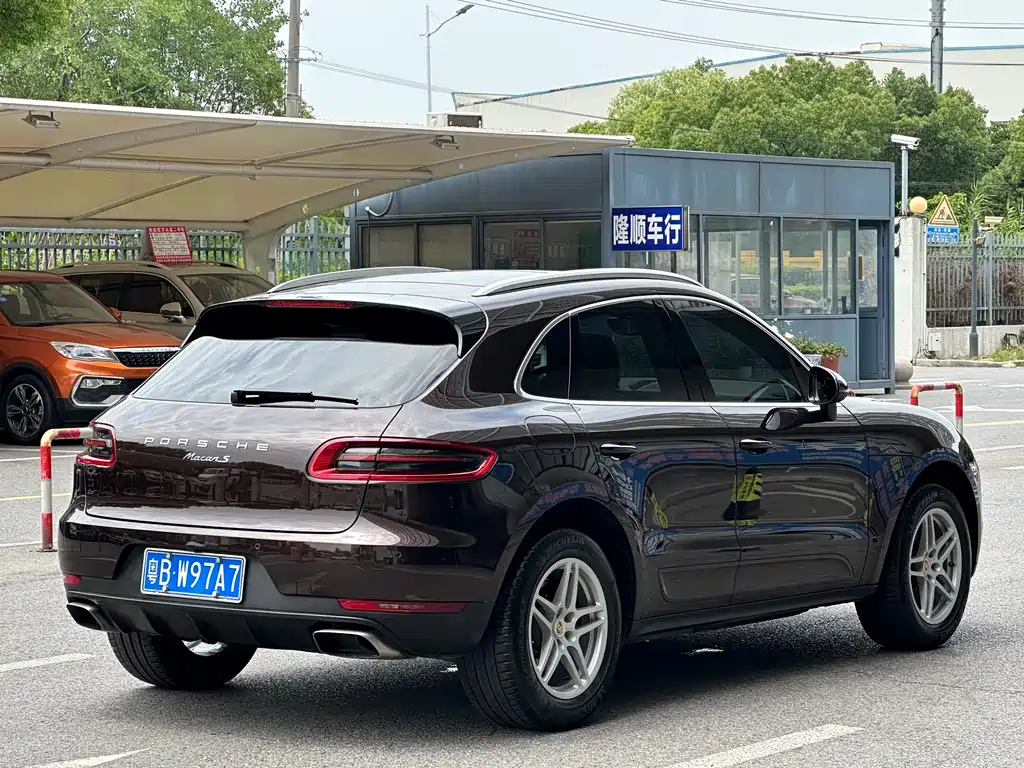 Porsche Macan 2019 — фото 13