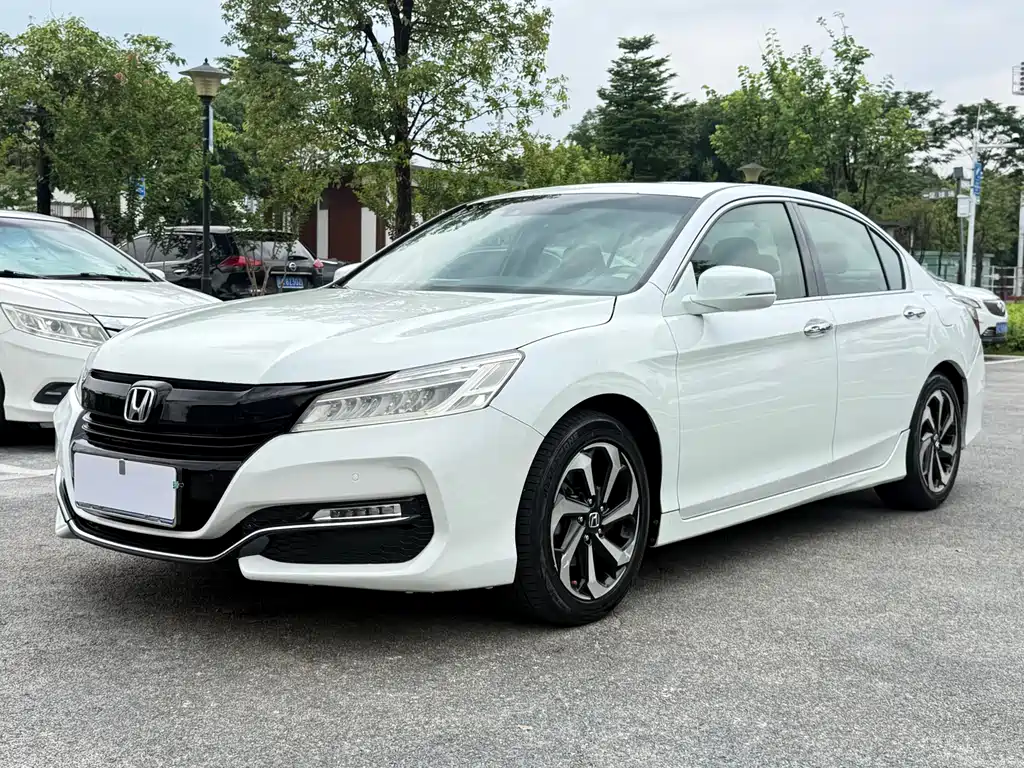Honda Accord 2016 — фото 1