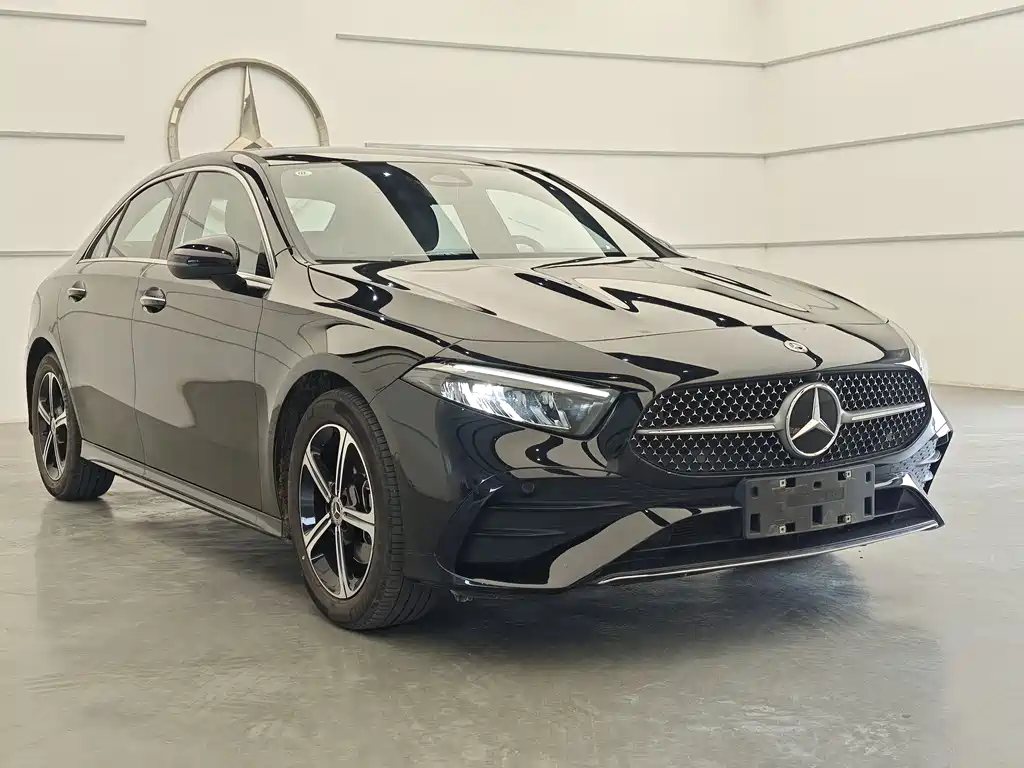 Mercedes-Benz A-Class 2024 — фото 3