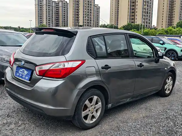 Venucia R50 2014