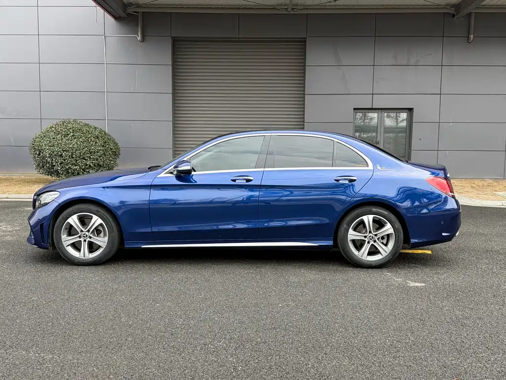 Mercedes-Benz C-Class 2019 — фото 4