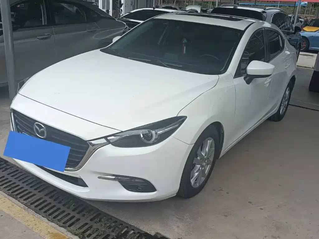 Mazda 3 Axela 2019 — фото 1