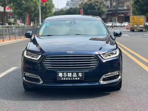 Ford Taurus 2017