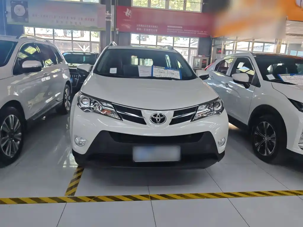 Toyota RAV4 2016 — фото 12