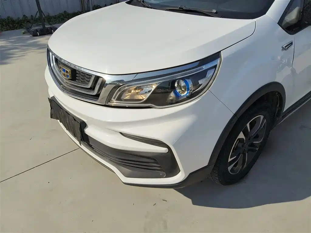 Geely Vision X3 2019 — фото 15