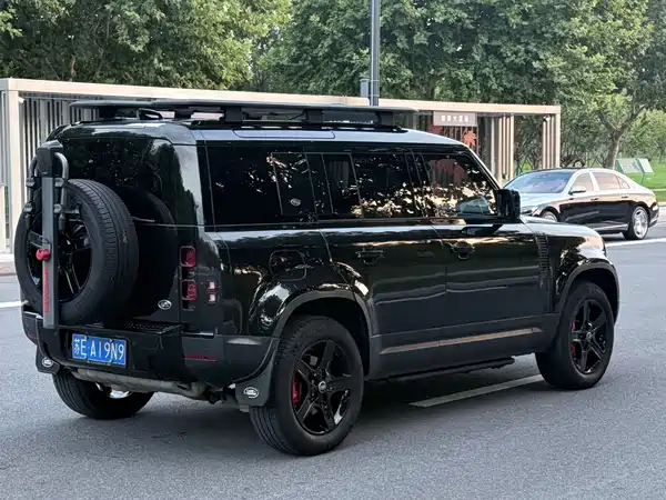 Land Rover Defender 2020