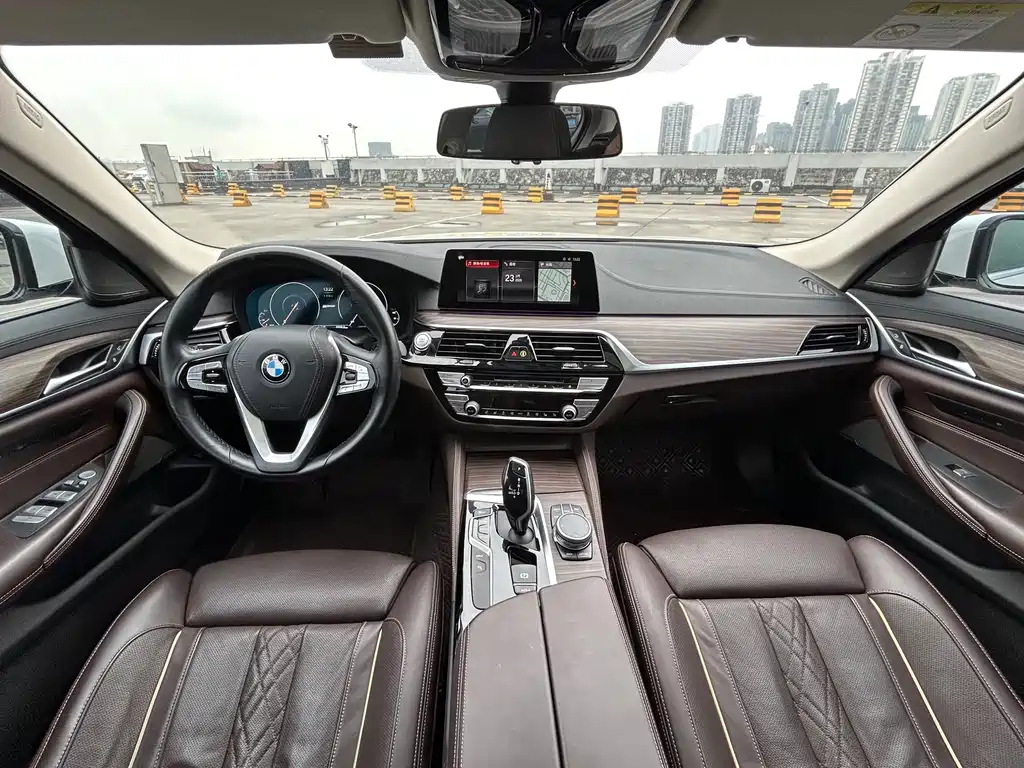 BMW 5 Series New Energy 2019 — фото 16