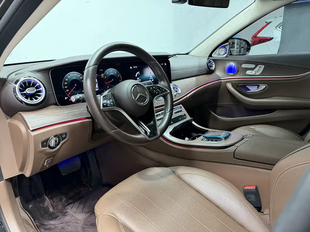 Mercedes-Benz E-Class 2022 — фото 10