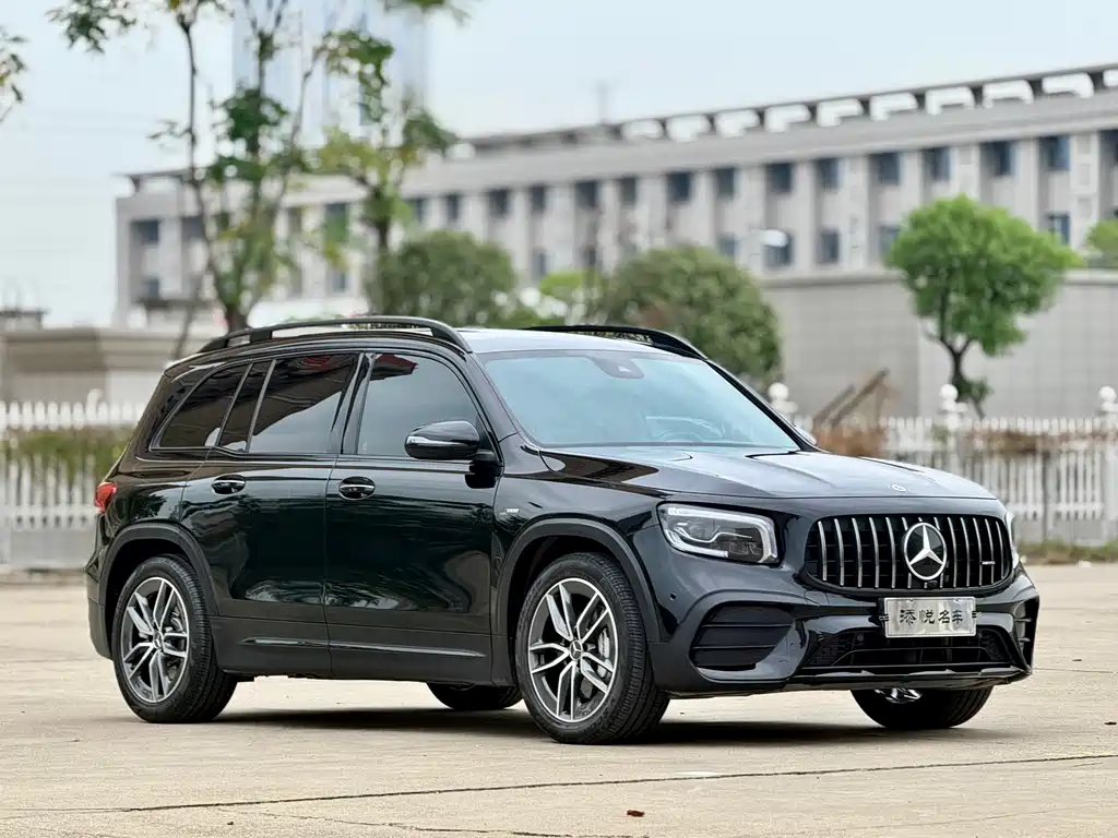 Mercedes-Benz GLB AMG 2022 — фото 3