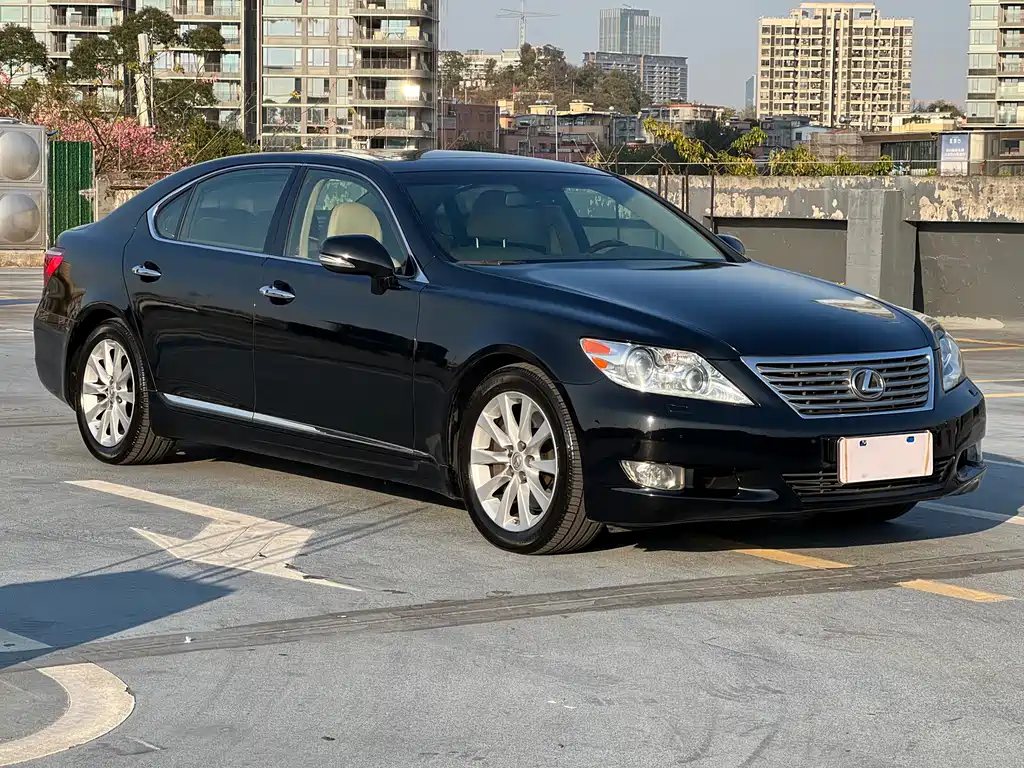 Lexus LS 2010 — фото 2