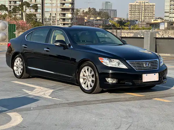 Lexus LS 2010