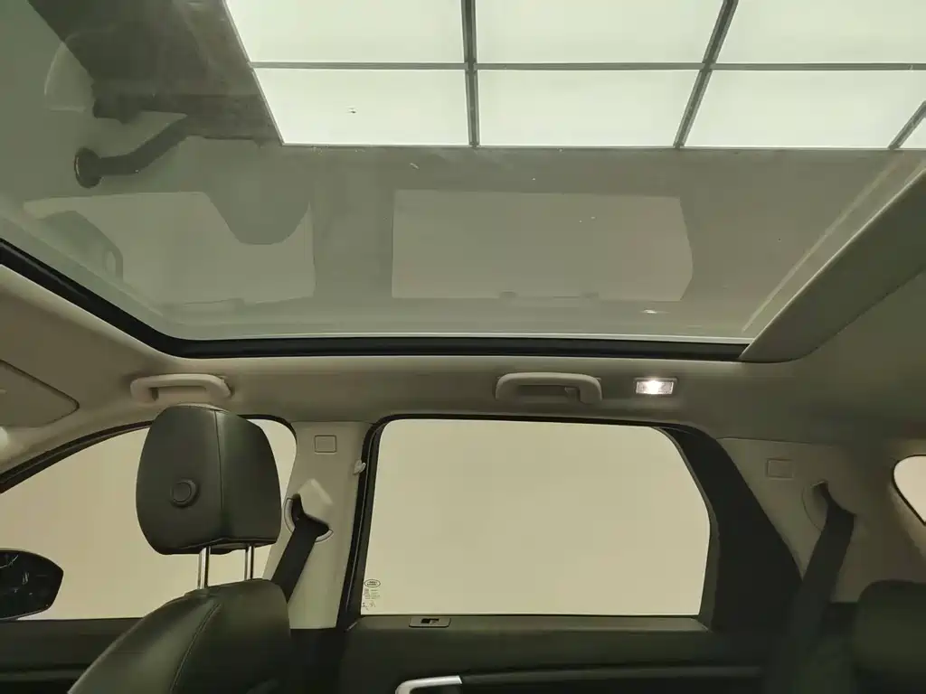 Land Rover Discovery Sport 2018 — фото 16