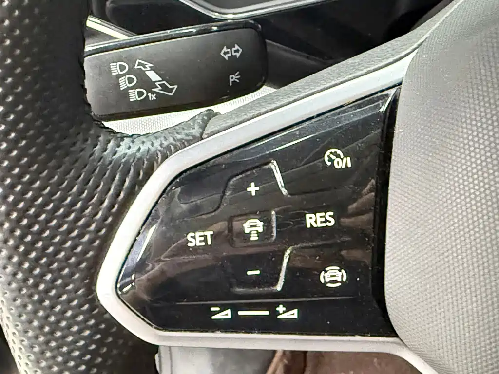 Volkswagen Passat 2023 — фото 11