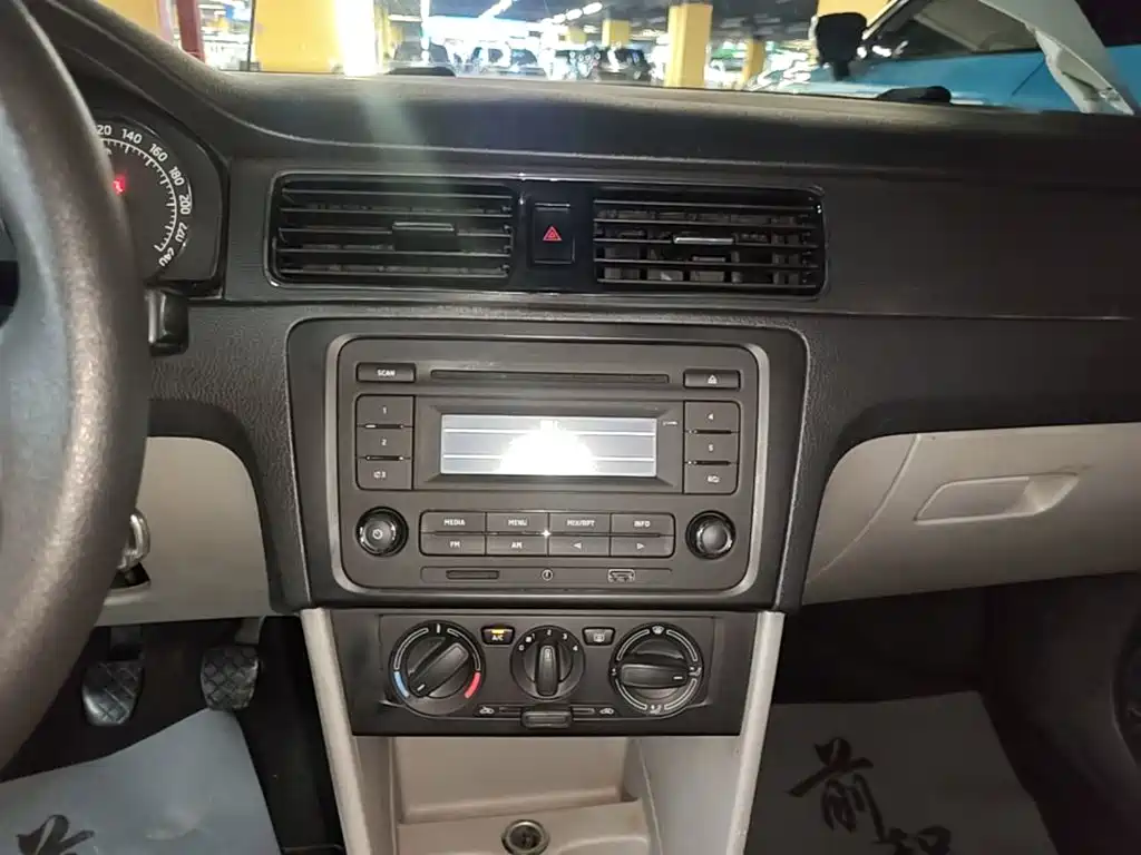 Skoda Rapid 2016 — фото 13