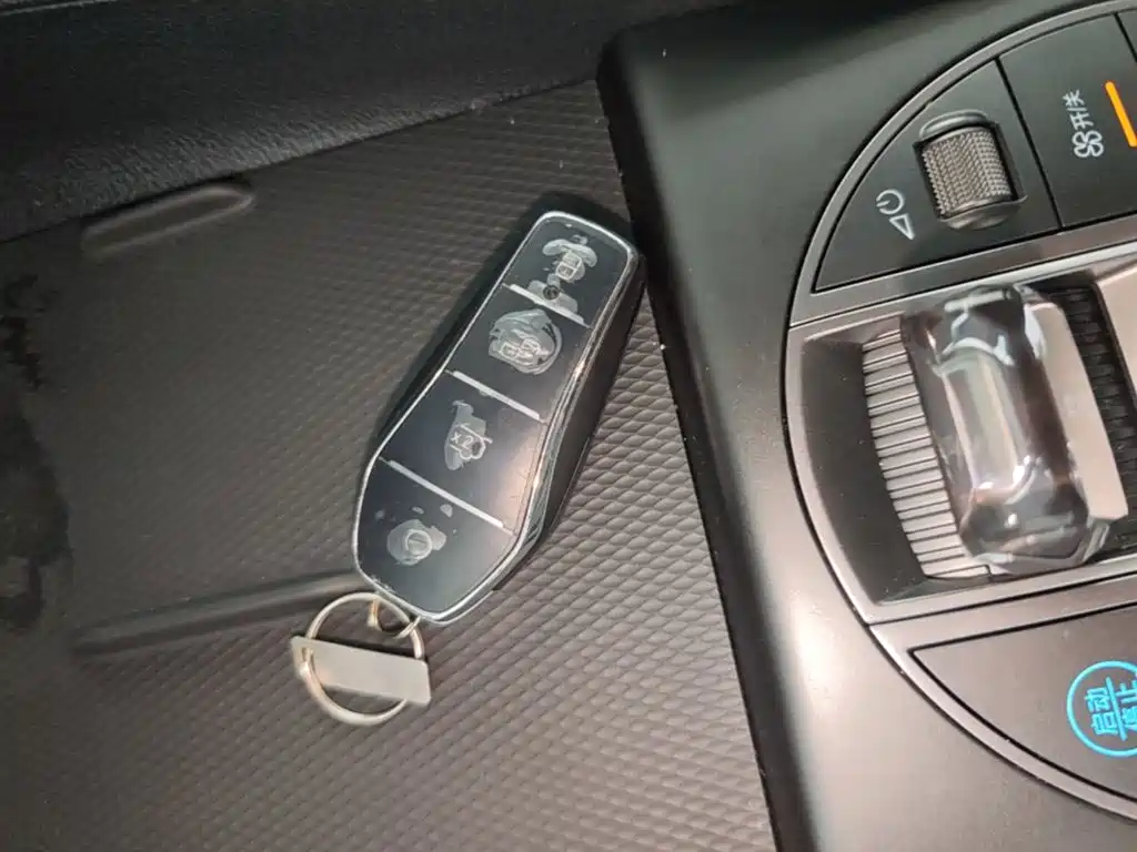 BYD Seal 05 DM-i 2025 — фото 9