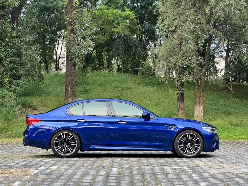 BMW M5 2018 — фото 16