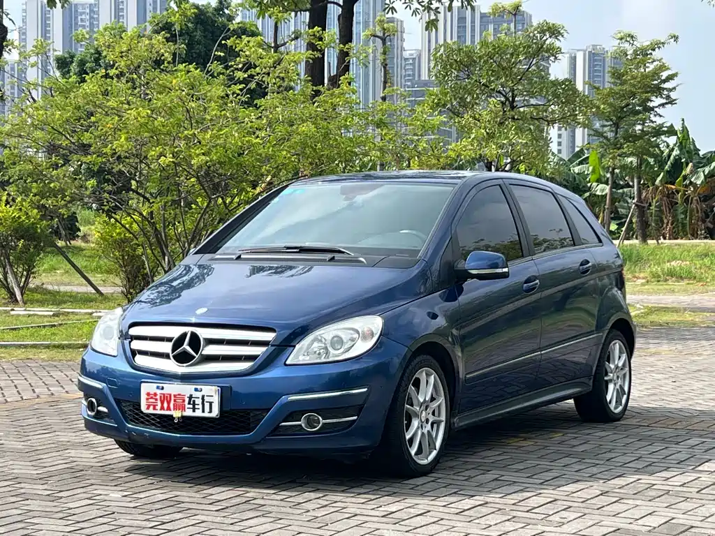 Mercedes-Benz B-Class 2011 — фото 1