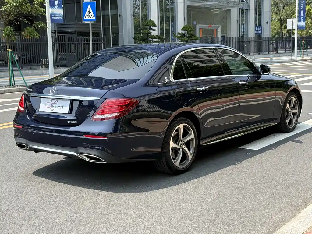 Mercedes-Benz E-Class 2018 — фото 17