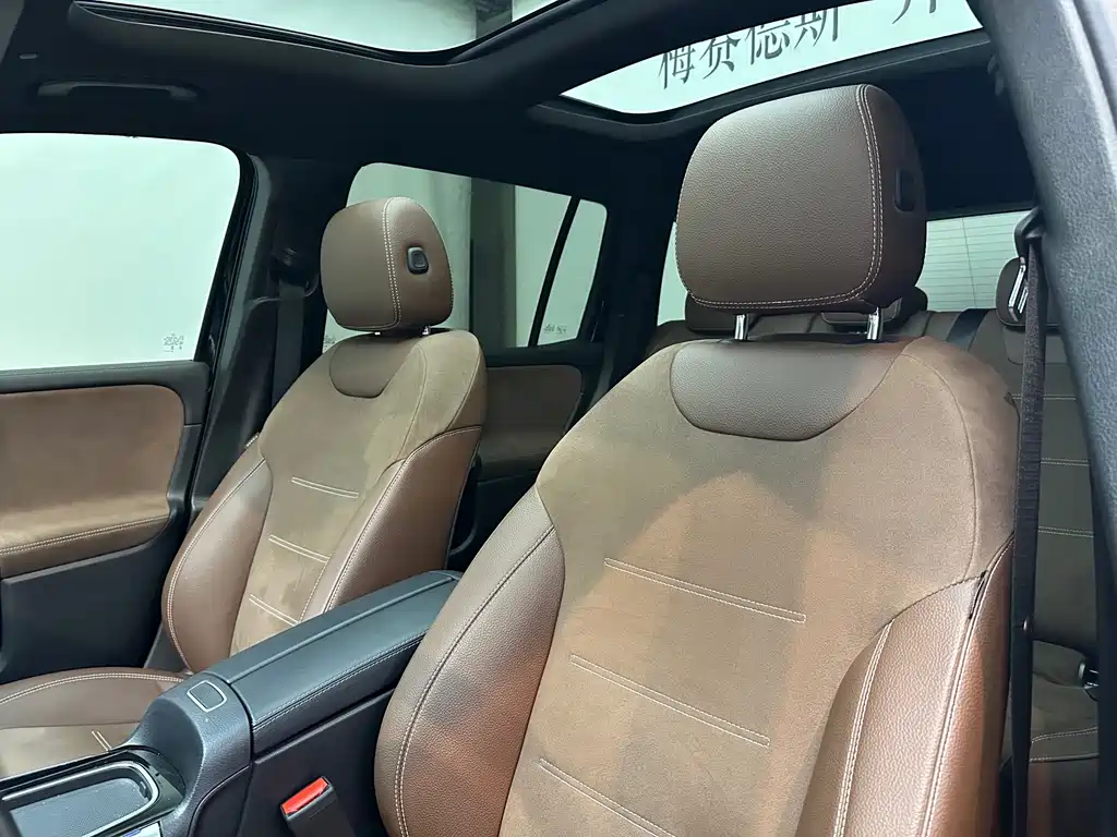 Mercedes-Benz GLB AMG 2026 — фото 15