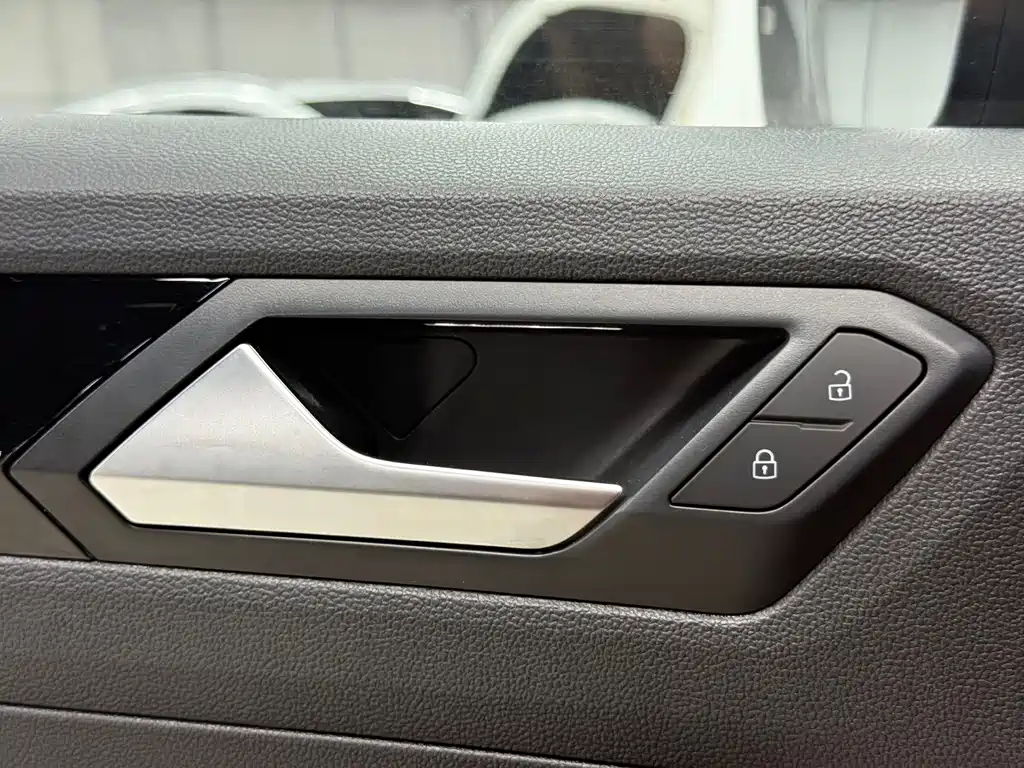 Volkswagen T-Roc 2022 — фото 15