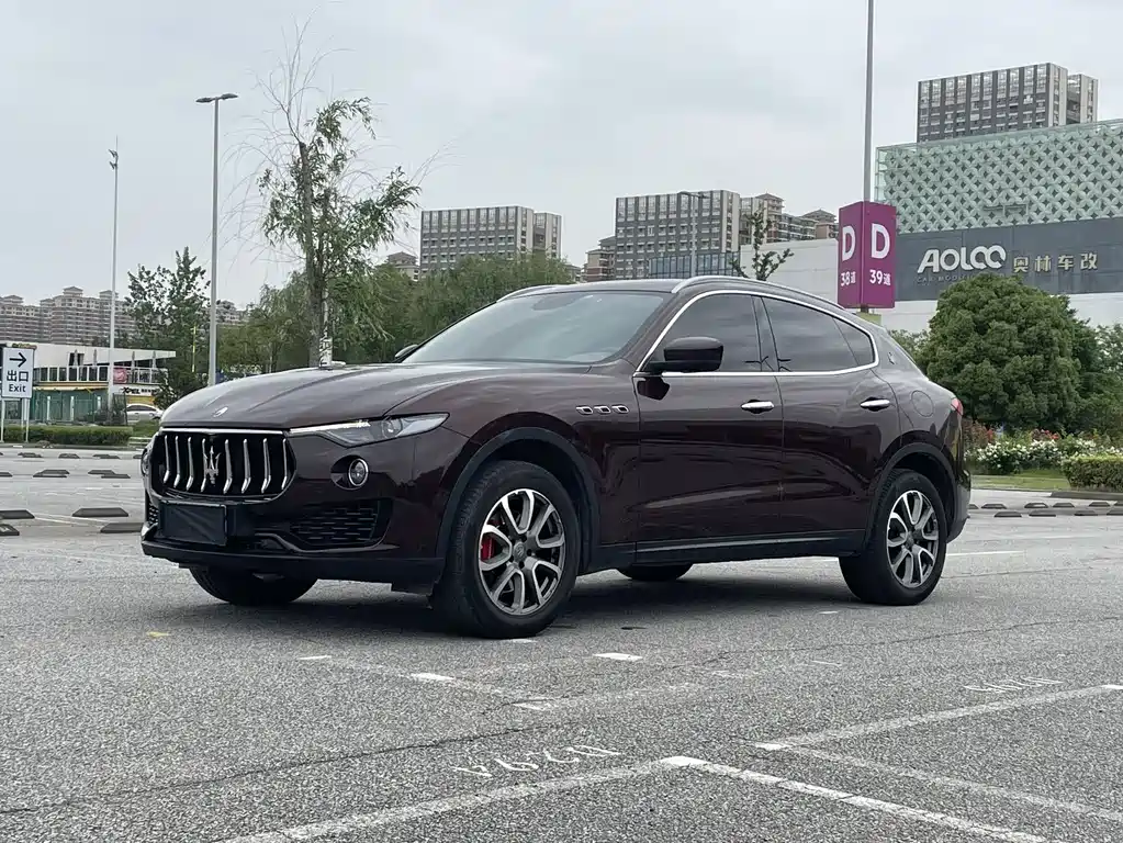 Maserati Levante 2018 — фото 1