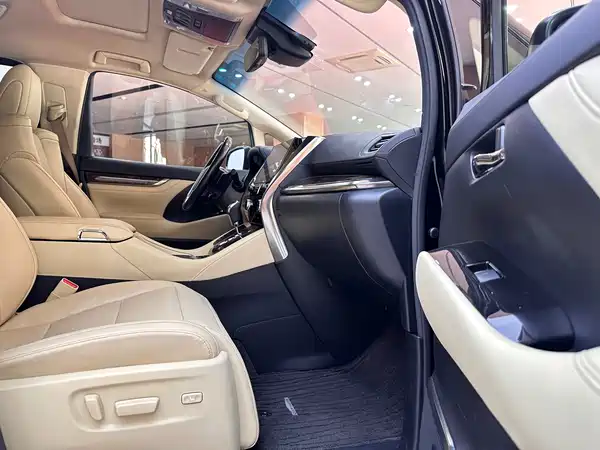 Toyota Alphard 2022