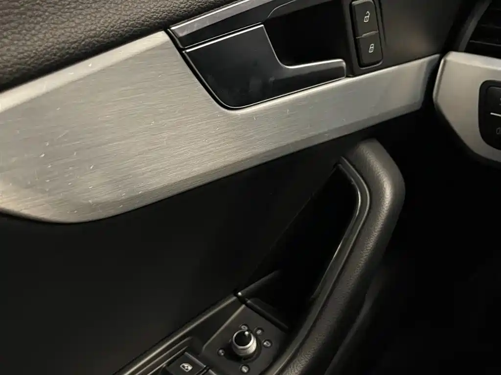 Audi A4L 2020 — фото 18
