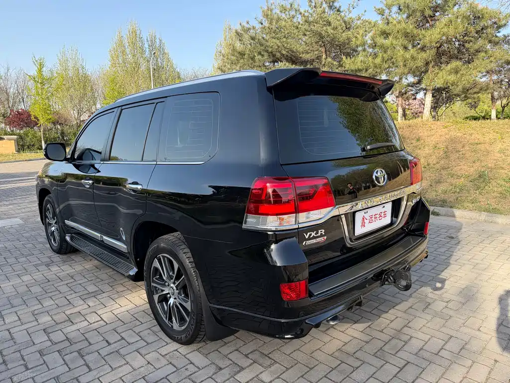 Toyota Land Cruiser 2020 — фото 9