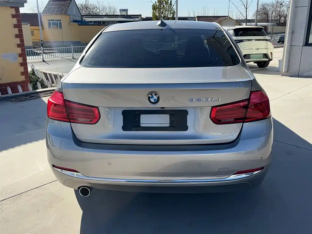 BMW 3 Series 2016 — фото 14
