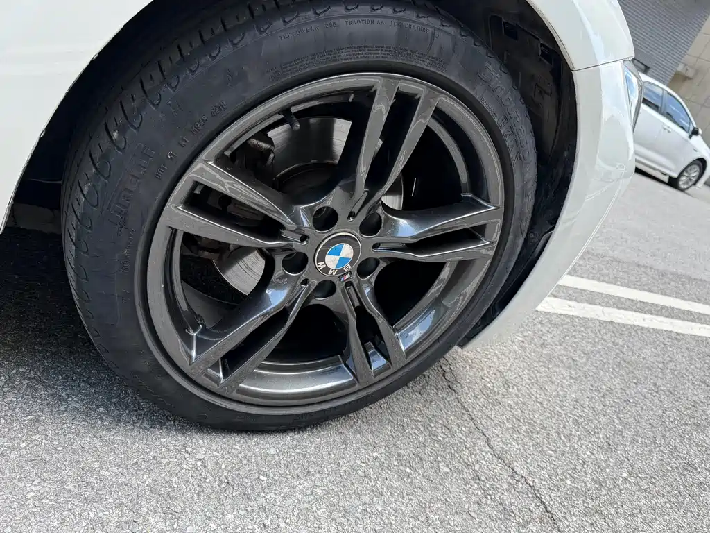 BMW 3 Series 2019 — фото 9