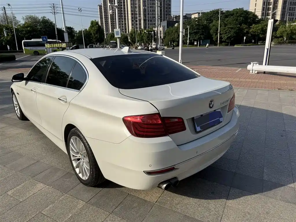 BMW 5 Series 2016 — фото 6