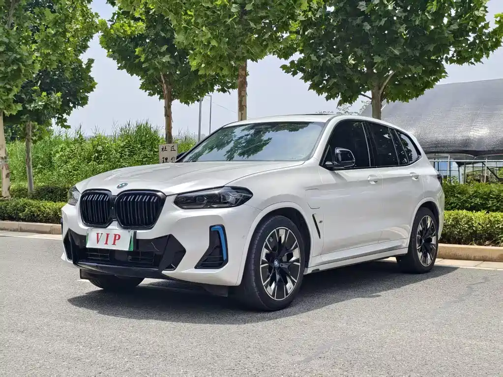 BMW iX3 2022 — фото 1