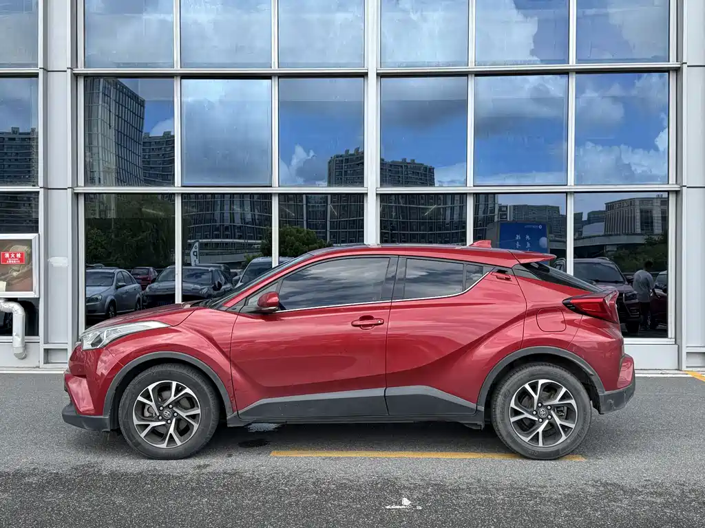 Toyota C-HR 2021 — фото 3