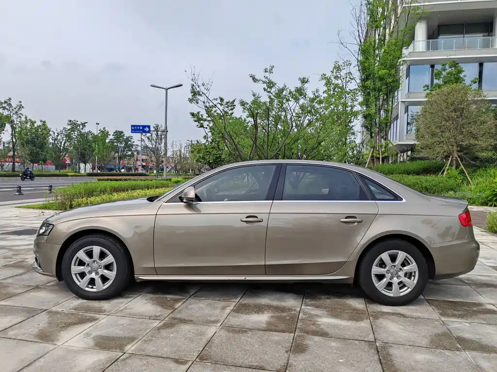 Audi A4L 2012