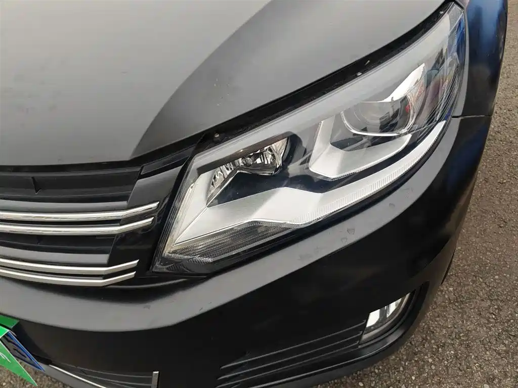 Volkswagen Tiguan 2017 — фото 23