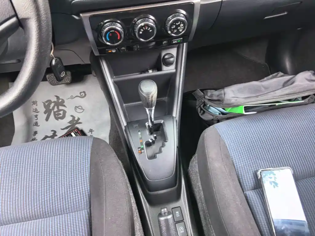 Toyota Yaris L 2019 — фото 14