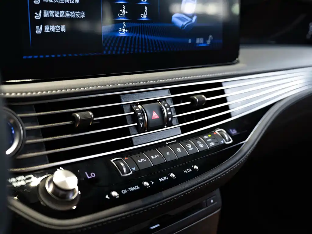 Lexus LS 2021 — фото 17