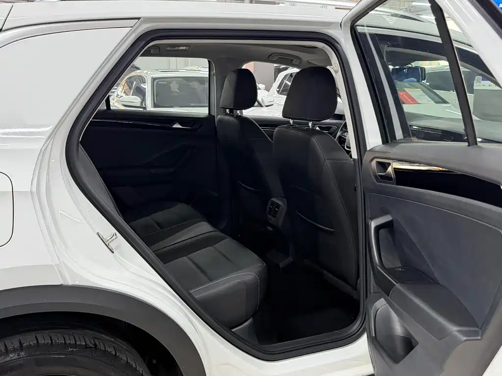 Volkswagen T-Roc 2022 — фото 13