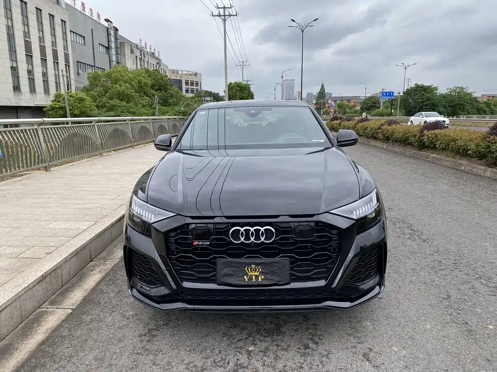 Audi RS Q8 2025
